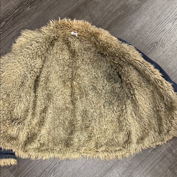 Ferisa Denim Jacket with Pocket Detail - Picture 4 of 5